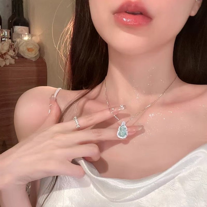 Wholesale Pendant necklace, light luxury collarbone chain, necklace accessory