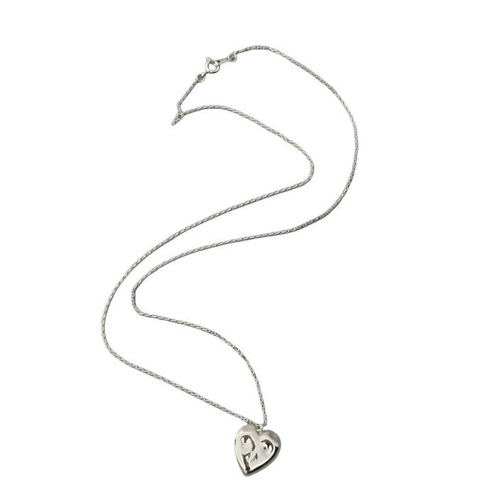 Wholesale A niche love pendant necklace with a fashionable and simple temperament, collarbone chain