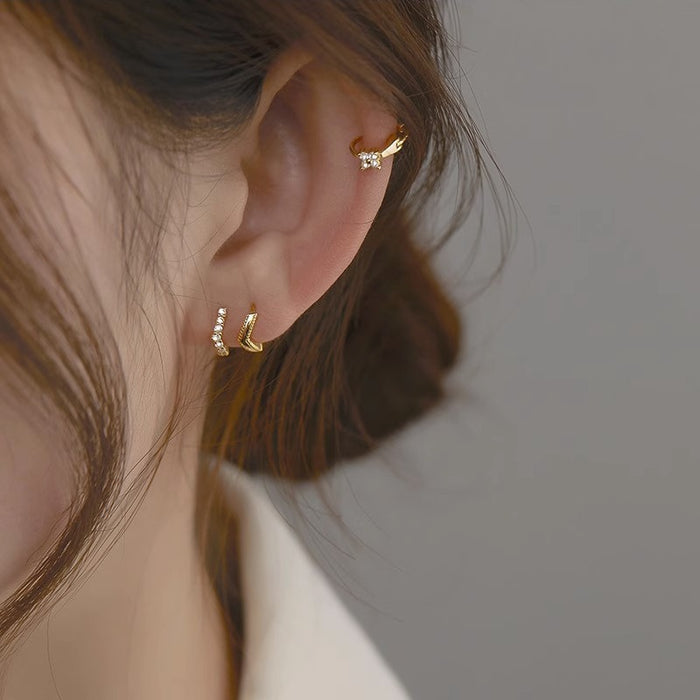 Wholesale Pure silver minimalist ear buckle design with a sense of temperament, niche ear rings, small and exquisite earrings
