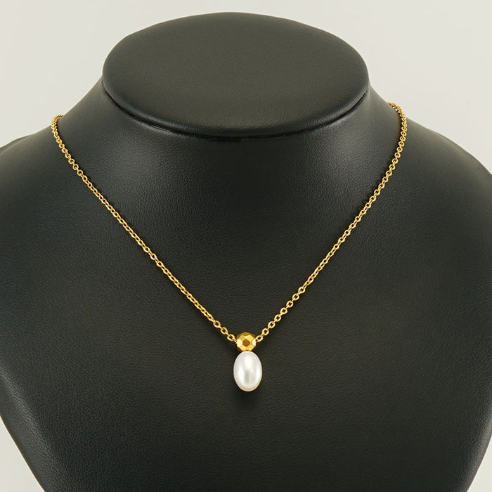 Wholesale New stainless steel exquisite pearl series necklace versatile, light luxury, niche collarbone chain accessory