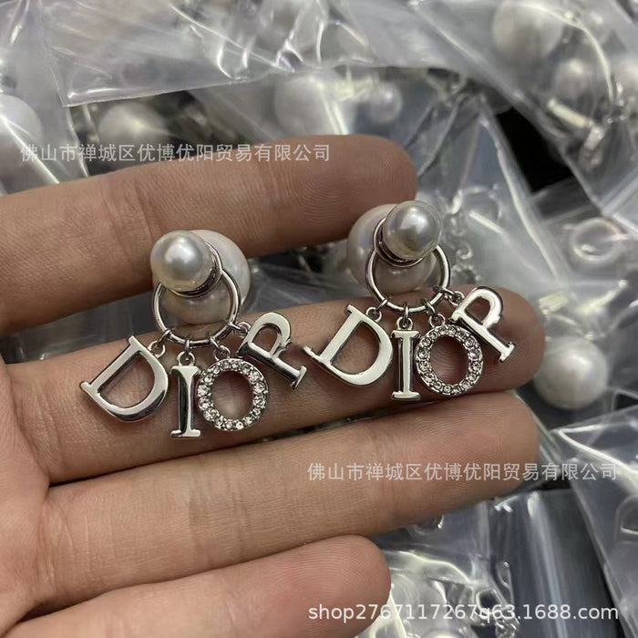 Wholesale O Letter Pearl Earrings For Women Gold Tone Rhinestone Fashion Accessory Chic Everyday Jewelry Boutique Resale Gift
