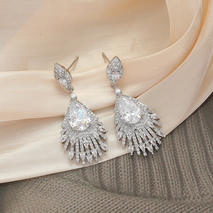 Wholesale Feather tassel earrings, retro fashion earrings, niche high-end, exaggerated earrings