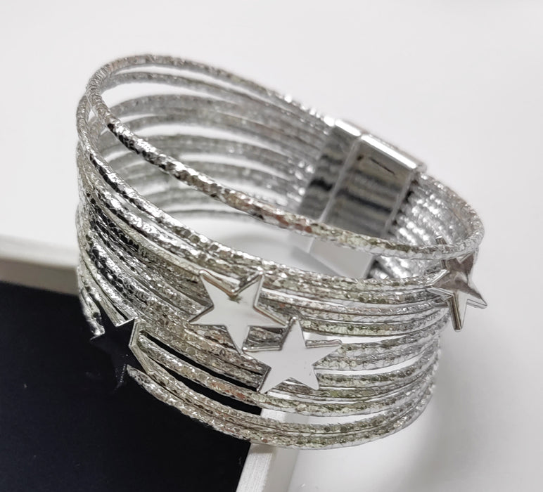Wholesale Multi layer round bar bracelet, women's fashion bracelet, pentagram accessory, magnetic suction bracelet, wholesale of bracelet