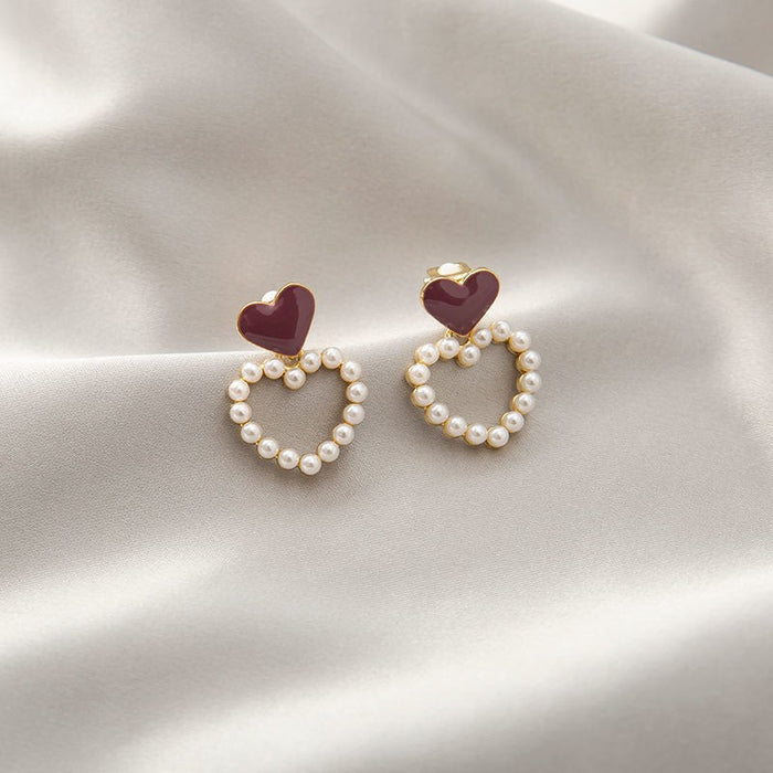 Wholesale Retro Love Earrings with High Quality and Charm, Pearl Versatile Round Face Earrings, New Style