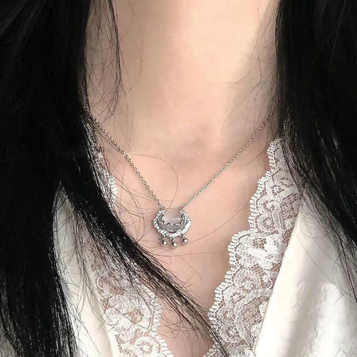 Wholesale New auspicious cloud lock necklace, safe and auspicious, high-end luxury, niche design, collarbone chain