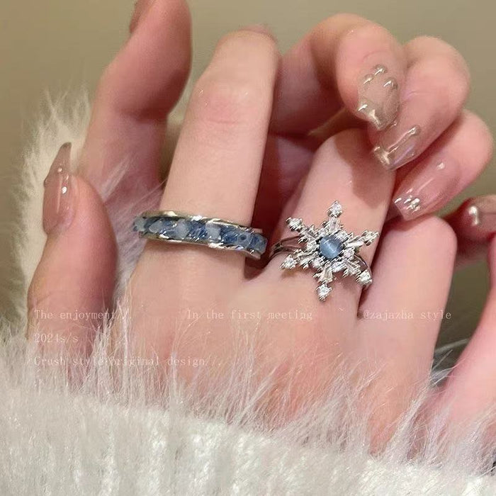 Wholesale Flashing blue zircon snowflake ring is versatile