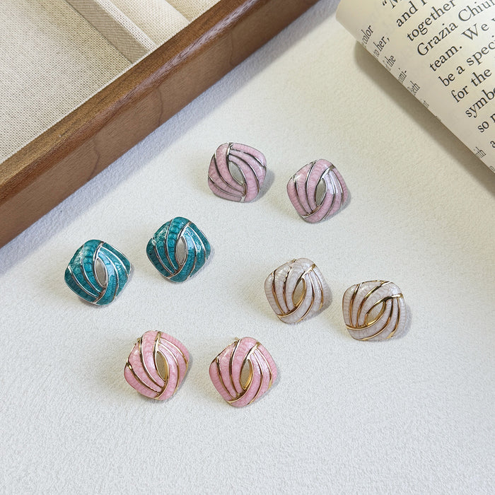 Wholesale New retro versatile temperament drop glazed enamel earrings with a unique and niche personality, light luxury earrings