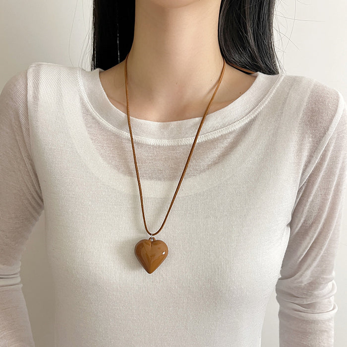 Wholesale Love pendant necklace, long leather rope adjustable sweater chain, high-end sweatshirt accessory
