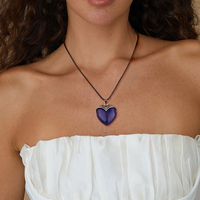 Wholesale Heart shaped pendant necklace with stone beads and tiger' s eye adjustable leather cord