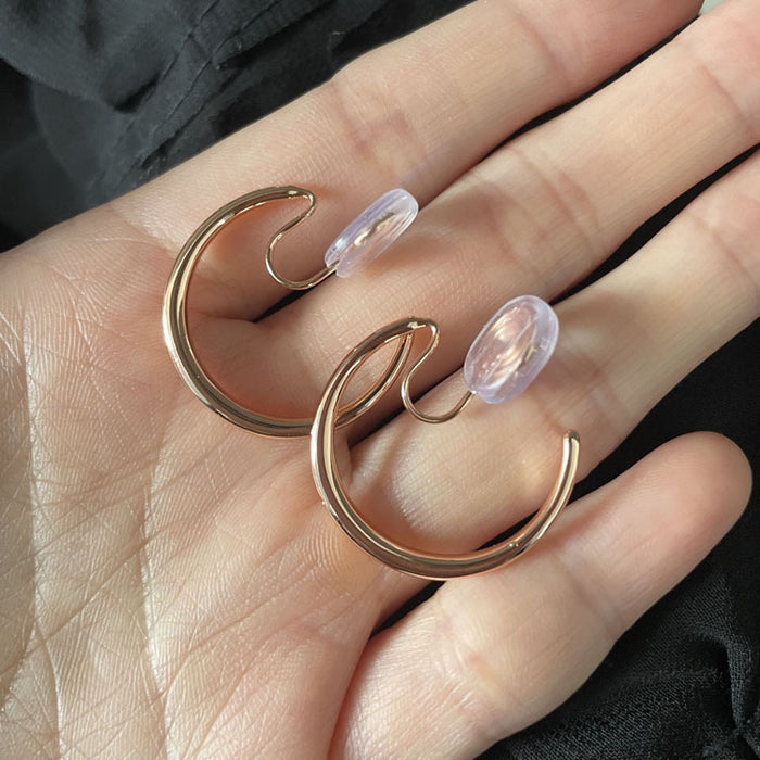 Wholesale C-shaped earrings with high-end photosensitive surface earrings