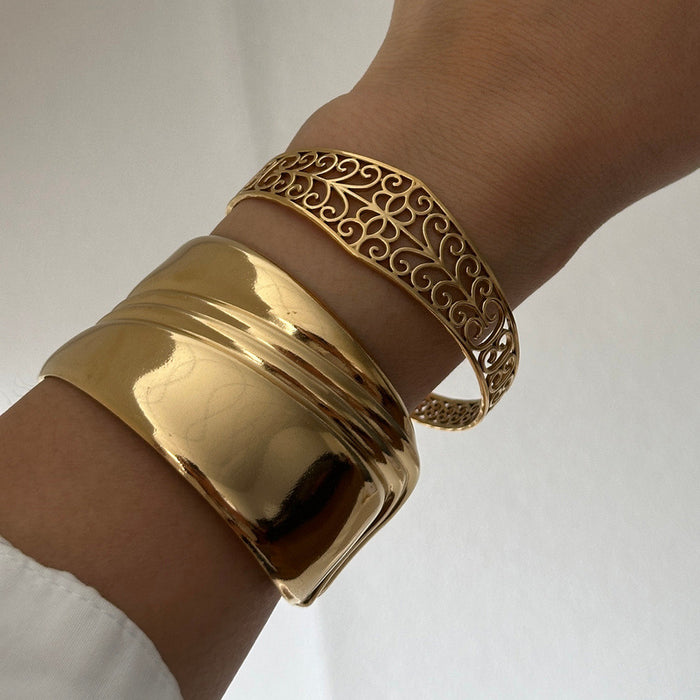 Wholesale Stylish Stainless Steel Open Cuff Bracelet Gold Plated Geometric Cutout Design