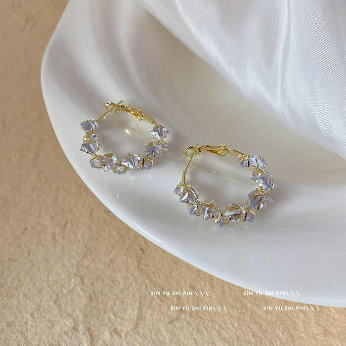 Wholesale New style of super sparkling crystal earrings with a light luxury temperament and a high-end feel. Creative and personalized design of ear rings, fashionable earrings