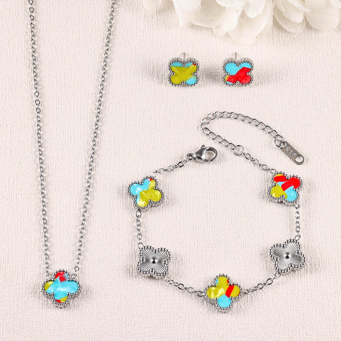 Wholesale Titanium Steel Four-Leaf Clover Three-Piece Jewelry Set: Bracelet,  Necklace,  and Earrings