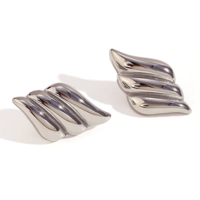 Wholesale Fashionable and versatile retro niche earrings made of stainless steel gold-plated irregular geometric heart-shaped earrings