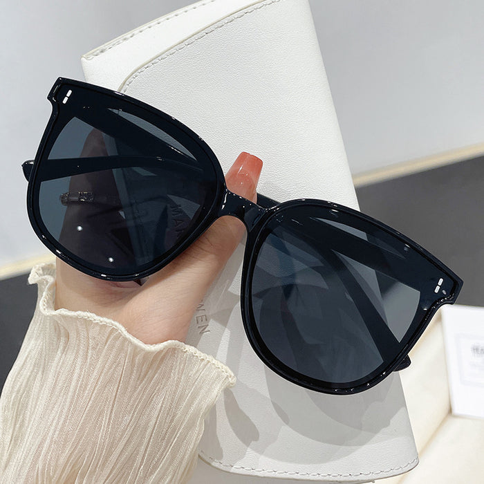 Wholesale small three-point men and women same style sunglasses