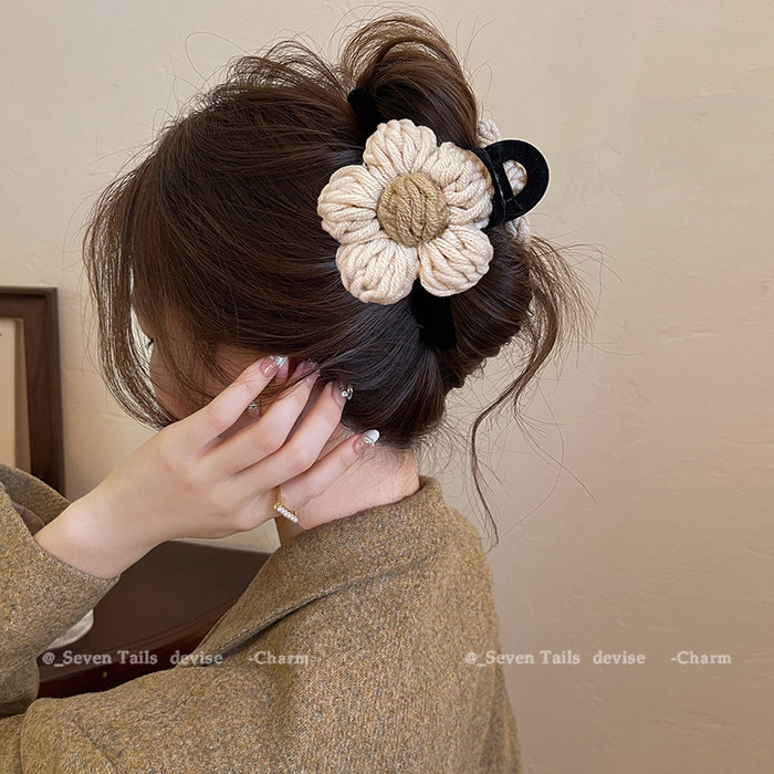 Wholesale Love plush grab clip large hair clip new model, high-end feeling at the back of the head, temperament shark clip hair accessory