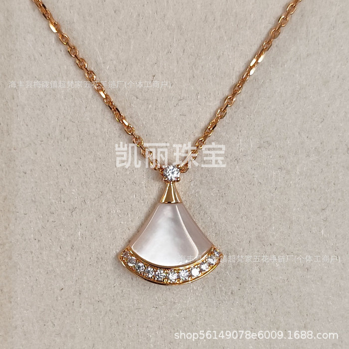 Wholesale Gold Plated Fan Necklace Copper Alloy Jewelry Accessory