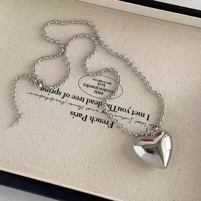 Wholesale Three-dimensional Love Pendant Necklace Women's Simple Heart Collarbone Chain