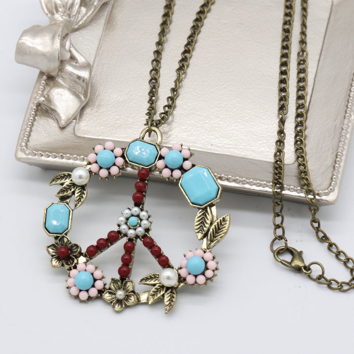 Wholesale Vintage gemstone inlaid pearl logo necklace