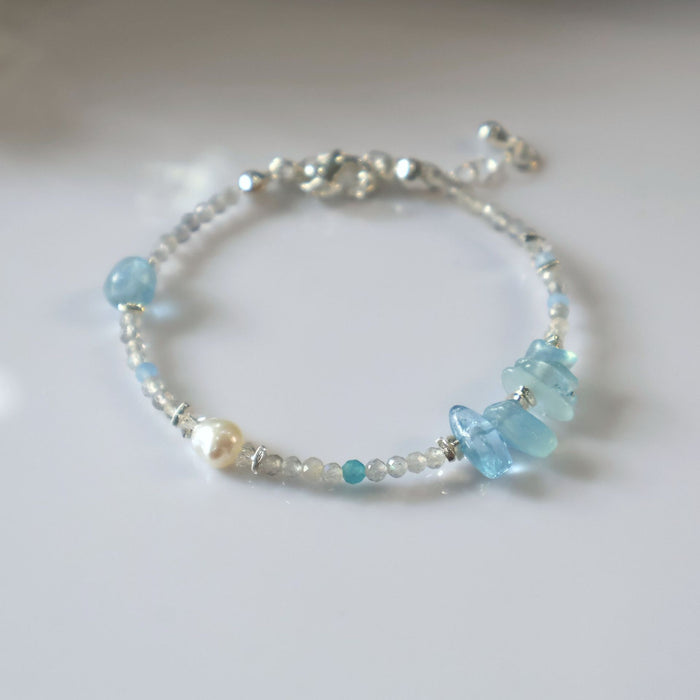 Wholesale Simple and high-end jewelry, natural sea blue treasure crushed lime, moonlight pearl bracelet