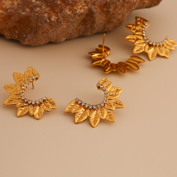 Wholesale Design stainless steel zircon earrings with a light luxury and high-end feel. Leaf earrings with color preservation wholesale