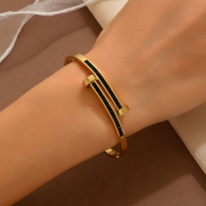 Wholesale Trendy Titanium Steel Bracelet With Zircon Studs Four Leaf Clover Starry Design