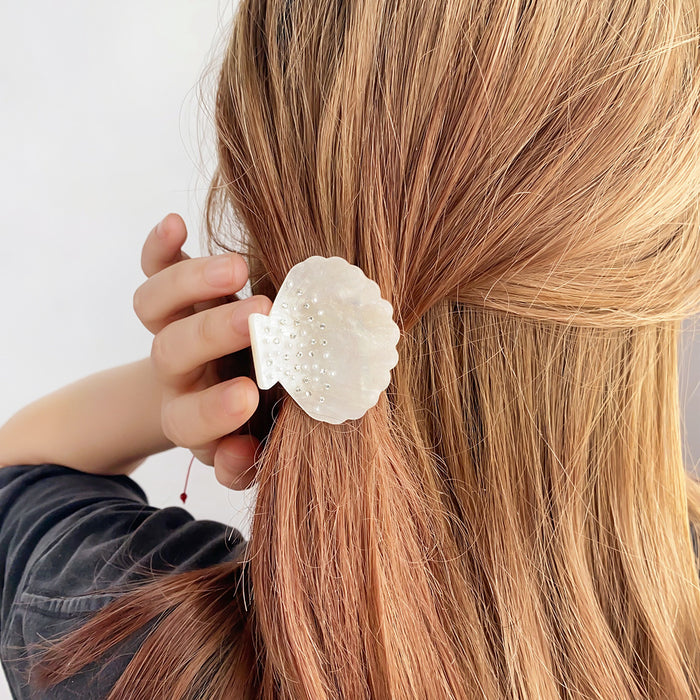 Wholesale Acrylic Hair Claw Clip Shell Design Shiny Pearl Decor Hair Accessory