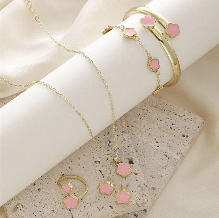 Wholesale Brilliant Lucky Flower Jewelry Set Bracelet Five Leaf Grass Necklace Ring Earnail JDC-NE-AH001