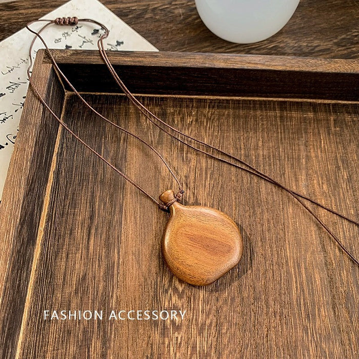 Wholesale Vintage feather necklace, double-layer layered long sweater chain accessory