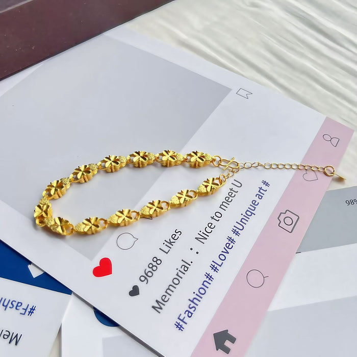 Wholesale Golden Lucky Grass Bracelet for Women, Four Leaf Flower Retro, niche design, high-end feeling, Four Leaf Grass Love, Wealth Attraction Bracelet