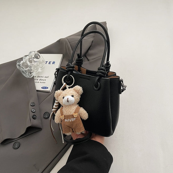 Wholesale Niche design, cute handheld commuting shoulder bag, fashionable and simple crossbody bag