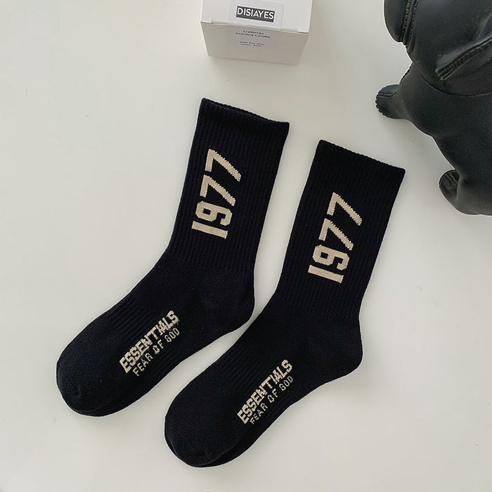 Wholesale Sports socks, mid tube socks, trendy long tube socks, versatile cotton socks, sweat absorbing and breathable letters