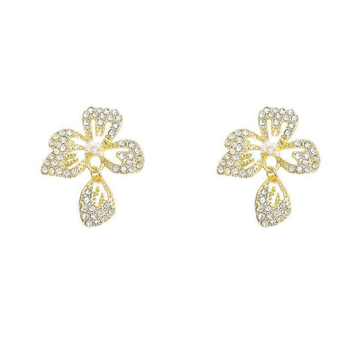 Wholesale Light luxury full diamond flower earrings, versatile and high-end, exquisite hollowed out lucky grass earrings wholesale