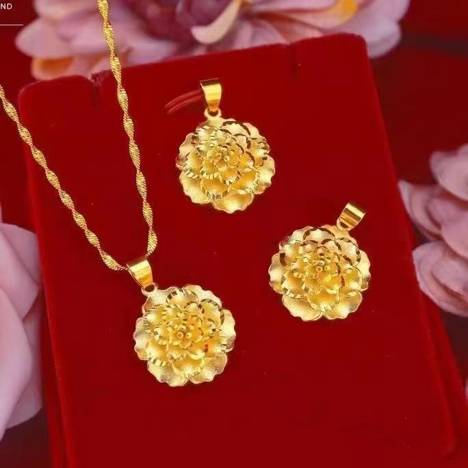 Wholesale Gold plated necklace pendant jewelry, simple women's collarbone chain