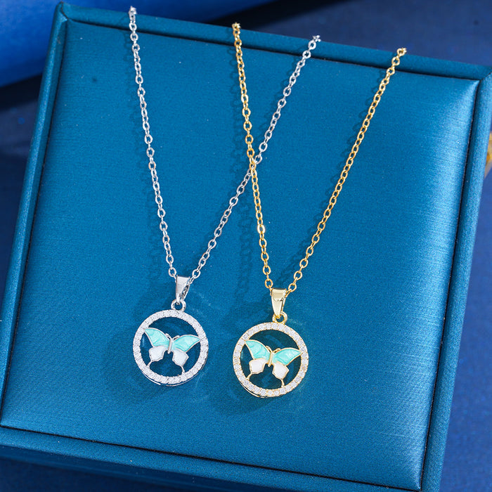 Wholesale Personalized butterfly openwork diamond-encrusted round necklace with geometric pendant clavicle chain