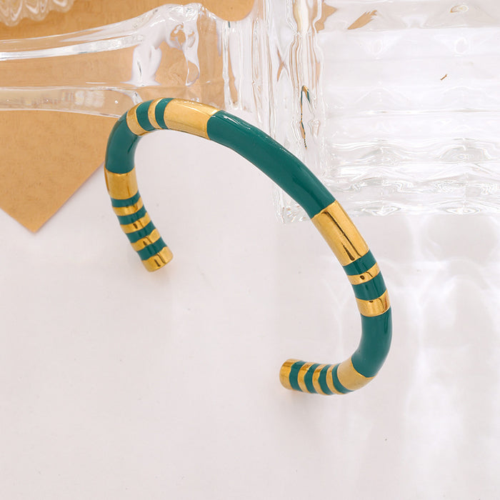 Wholesale Vintage bamboo-shaped C-shaped enamel bracelet for women,  gold plated.