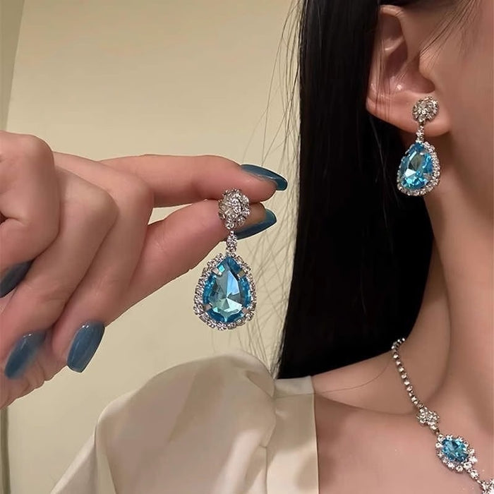 Wholesale Diamond-Encrusted Water Drop Pendant Necklace Necklace