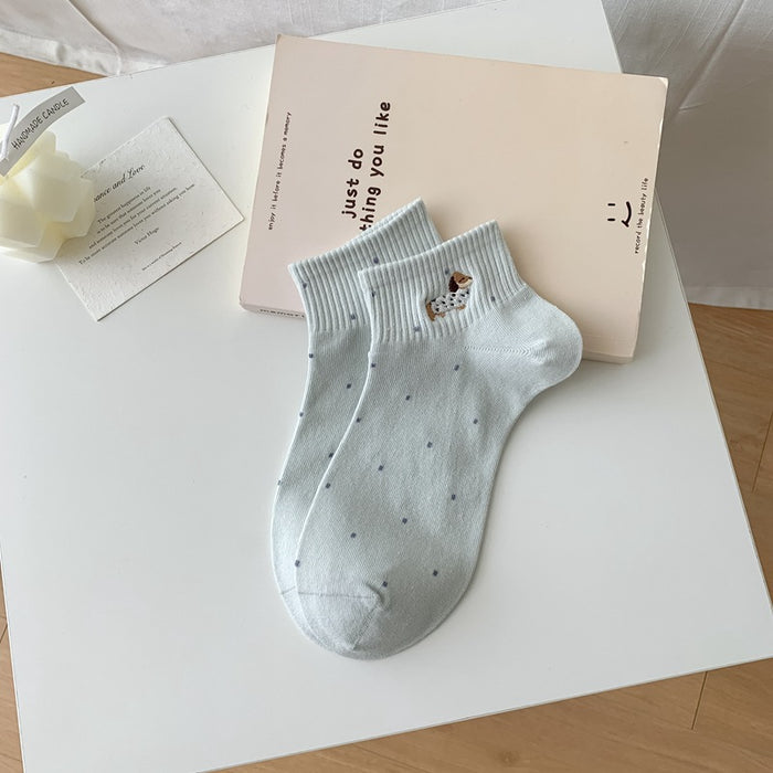 Wholesale Solid color cute socks embroidered cotton breathable sweat absorbing short tube socks versatile