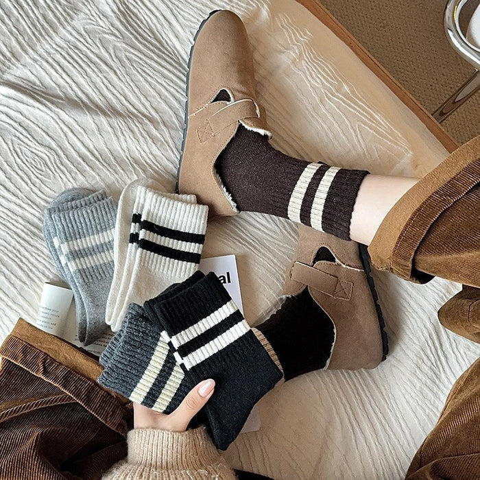 Wholesale Socks for warmth and thickening, mid leg socks with double bars and looped socks, fashionable and versatile, mid leg socks