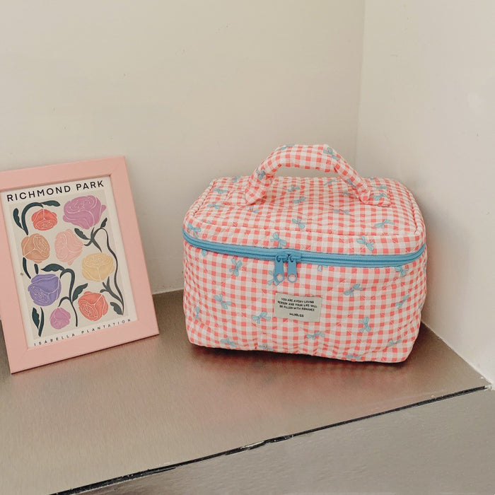 Wholesale plaid cosmetic bag large capacity high-end sense cute portable high-value storage bag