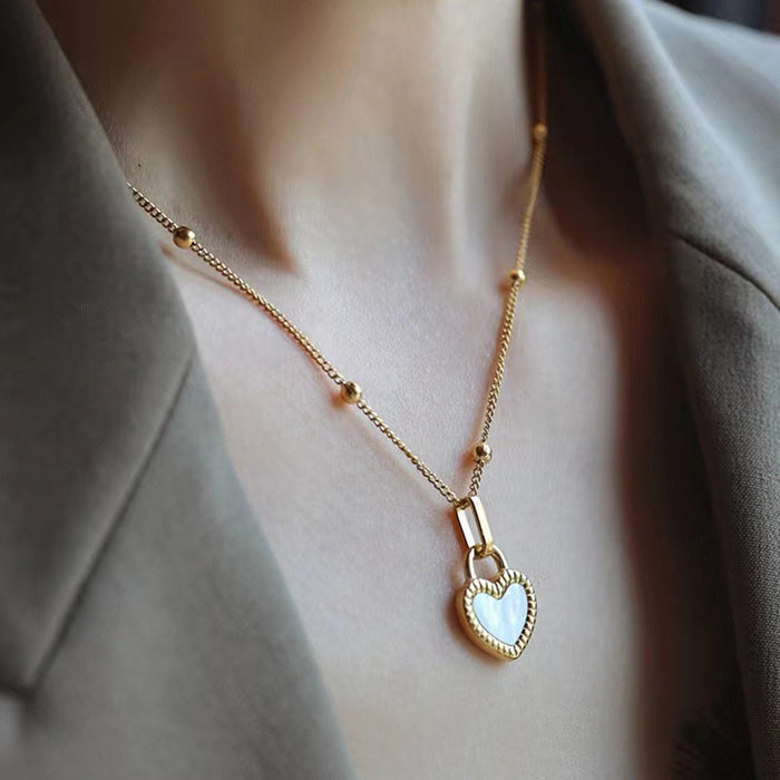 Wholesale High-grade double-sided shell love pendant  Titanium steel necklace