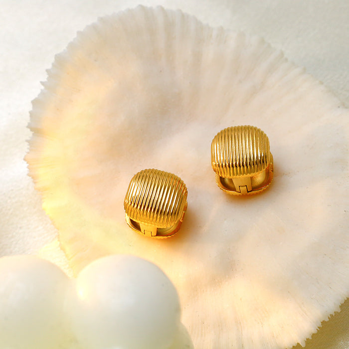 Wholesale Geometric Ear Buckle Heart Shaped Shell Earrings