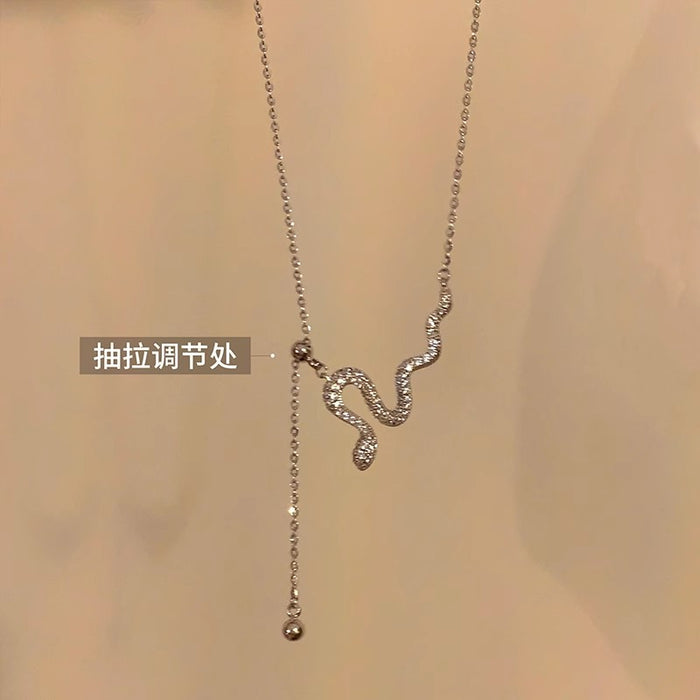 Wholesale Necklace accessories, light luxury, niche collarbone chain, high-end sweater chain