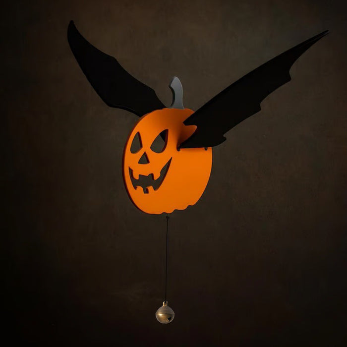 Wholesale Hand-carved flying bat pumpkin wooden hanging  decoration for indoor and outdoor use