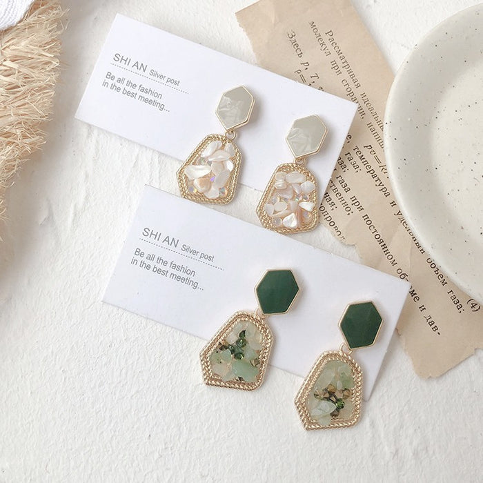 Wholesale Vintage artistic elegant earrings with temperament, irregular earrings