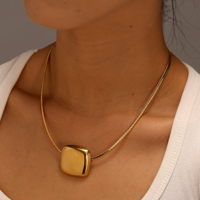 Wholesale Fashionable and minimalist design, stainless steel block necklace, personalized and high-end, color preserving titanium steel necklace wholesale