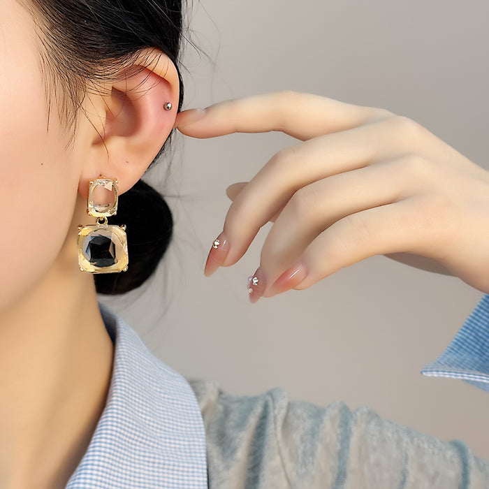 Wholesale Elegant earrings, crystal blocks, retro and simple earrings, fashionable and niche temperament