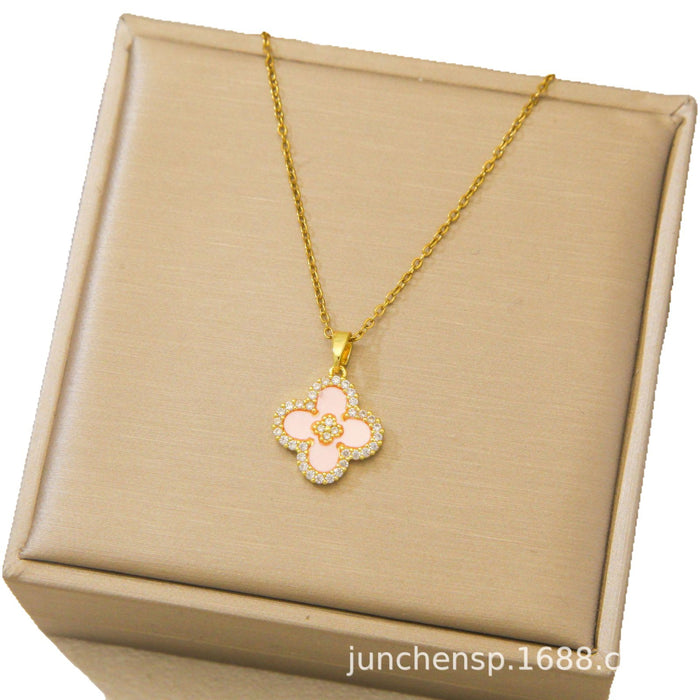 Wholesale Light luxury lucky clover necklace, versatile and luxurious, with a timeless collarbone chain