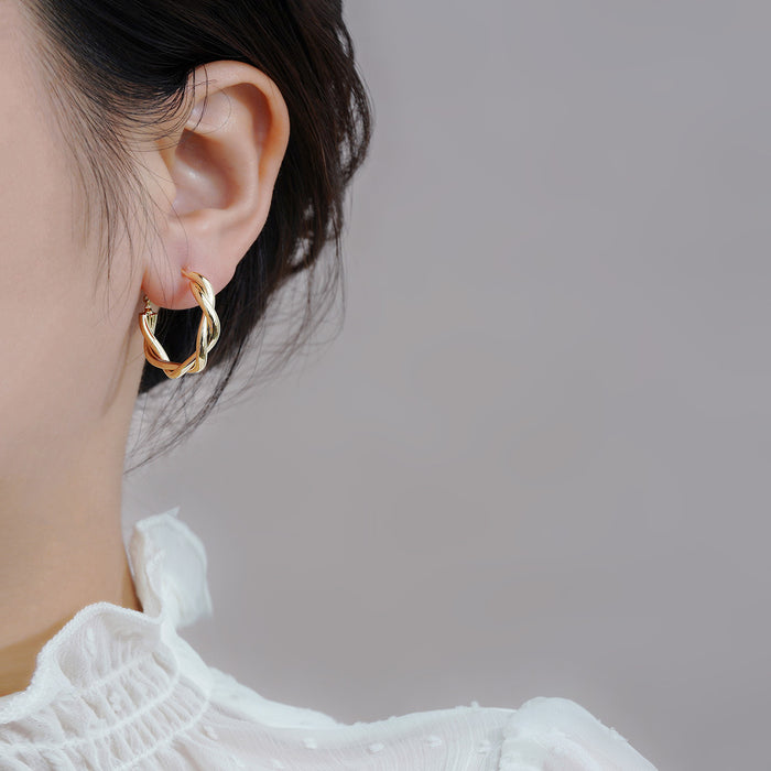 Wholesale Knitted design earrings with golden circles for women, vintage earrings, atmospheric and high-end earrings