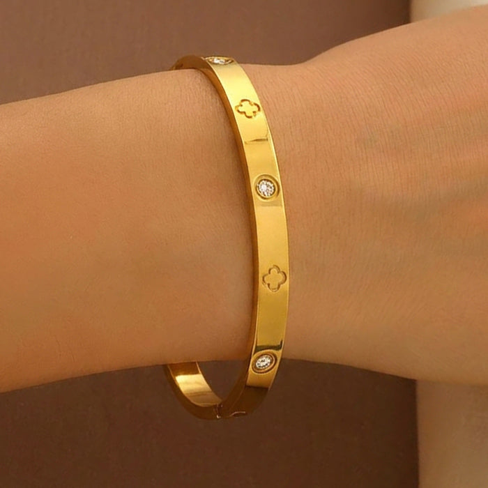 Wholesale Fashion Four Leaf Clover Titanium Steel Bracelet With Rhinestones Chic Jewelry Accessory